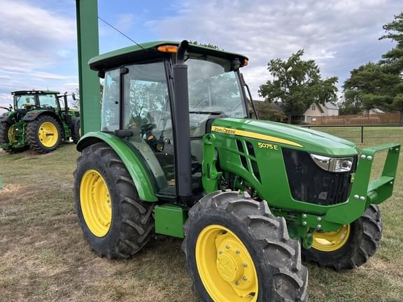 Image of John Deere 5075E equipment image 4