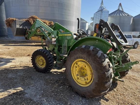 Image of John Deere 5075E equipment image 3