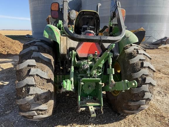 Image of John Deere 5075E equipment image 4