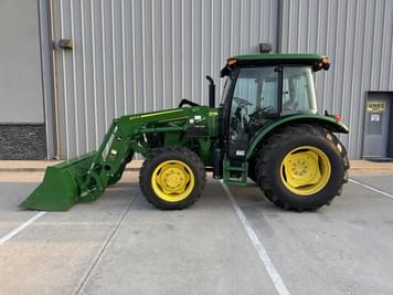 Main image John Deere 5075E