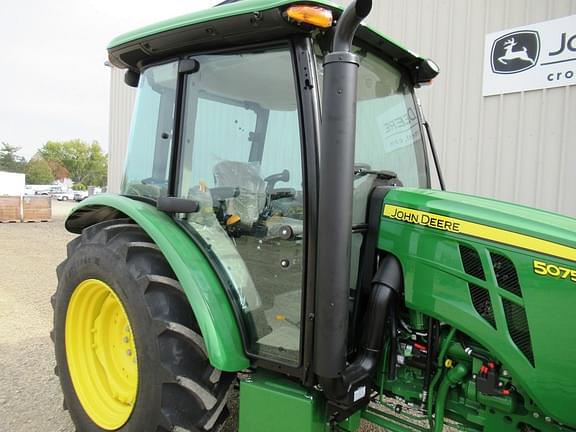 Image of John Deere 5075E equipment image 3