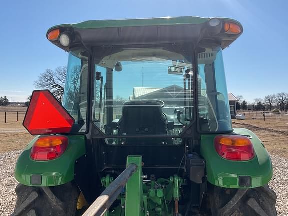 Image of John Deere 5075E equipment image 4