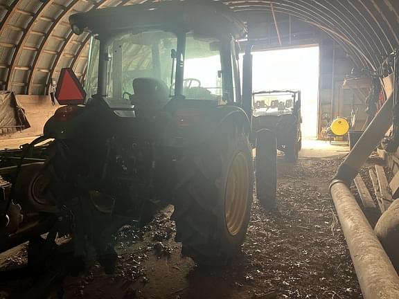 Image of John Deere 5075E equipment image 3