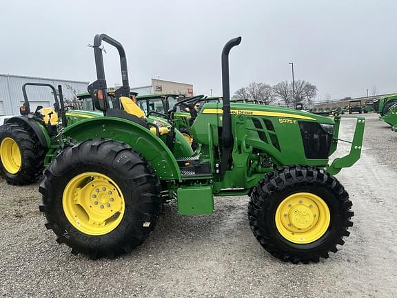 Image of John Deere 5075E equipment image 2