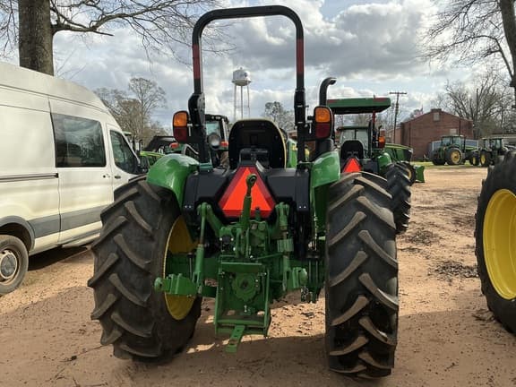 Image of John Deere 5075E equipment image 4