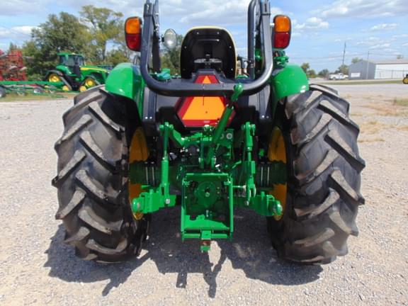 Image of John Deere 5075E equipment image 2