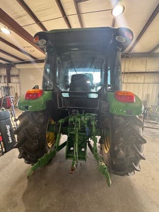 Image of John Deere 5075E equipment image 4