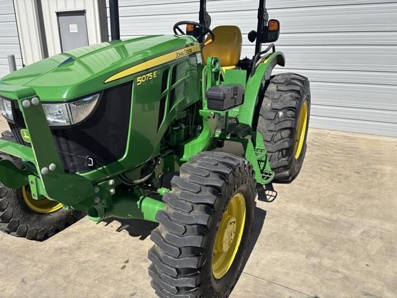 Image of John Deere 5075E equipment image 4