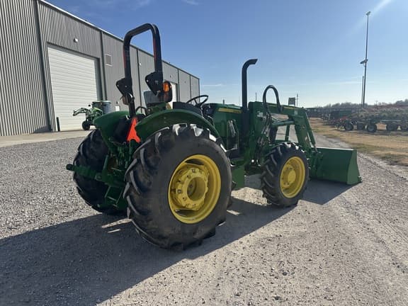 Image of John Deere 5075E equipment image 4