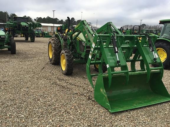 Image of John Deere 5075E equipment image 3