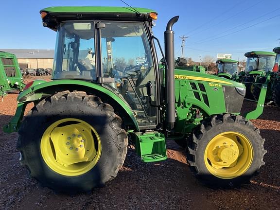 Image of John Deere 5075E equipment image 4