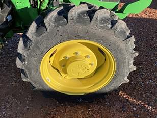 Main image John Deere 5075E 15