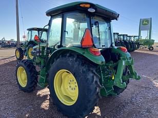 Main image John Deere 5075E 8