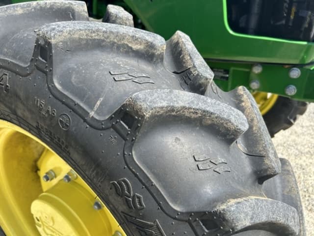 Image of John Deere 5075E equipment image 3