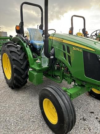 Image of John Deere 5075E equipment image 1