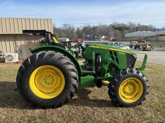 Image of John Deere 5075E equipment image 3