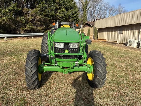 Image of John Deere 5075E equipment image 4