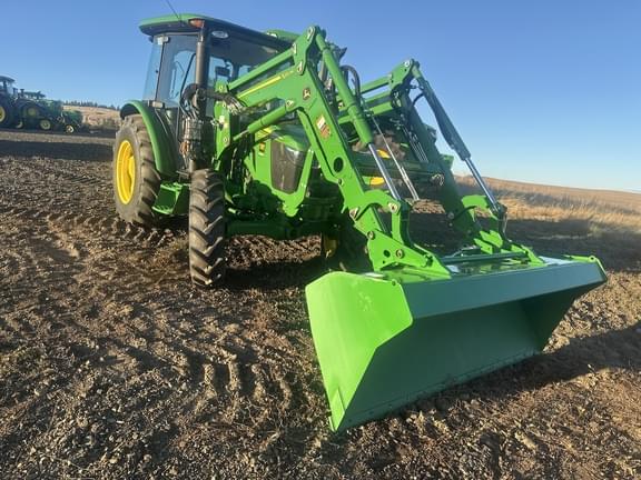 Image of John Deere 5075E equipment image 3