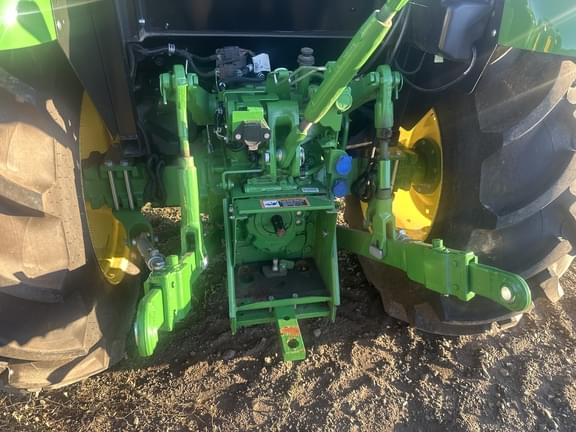 Image of John Deere 5075E equipment image 1