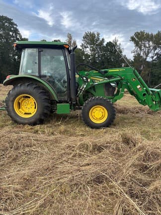 Image of John Deere 5075E equipment image 4
