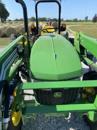 Image of John Deere 5075E equipment image 4