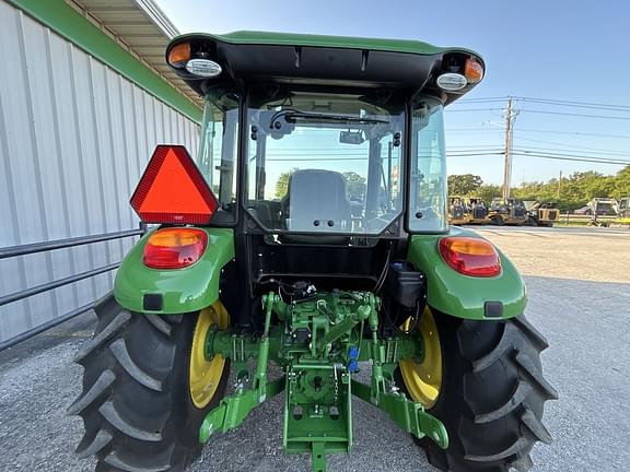 Image of John Deere 5075E equipment image 3