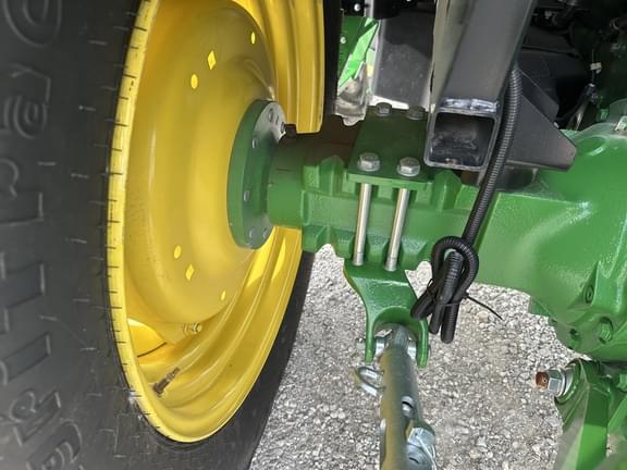 Image of John Deere 5075E equipment image 4
