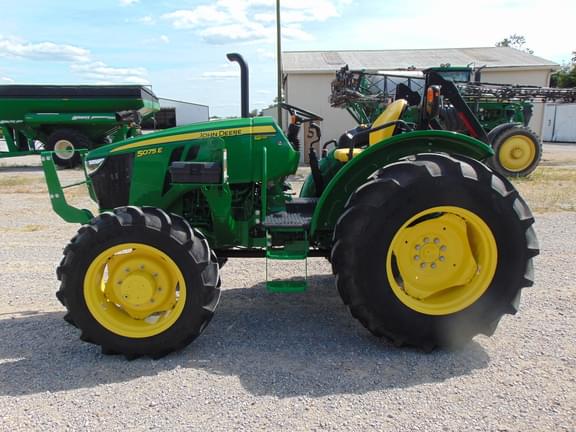 Image of John Deere 5075E equipment image 1