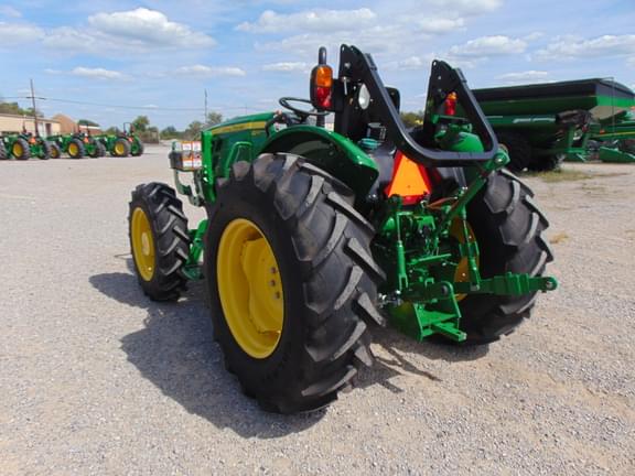 Image of John Deere 5075E equipment image 3
