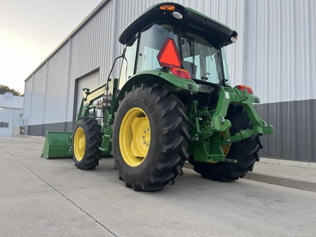 Image of John Deere 5075E equipment image 4