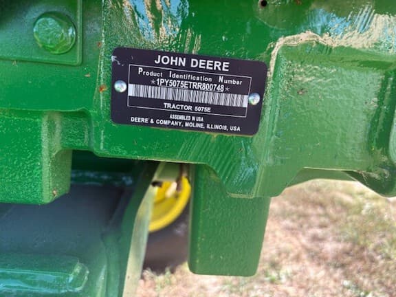 Image of John Deere 5075E equipment image 4