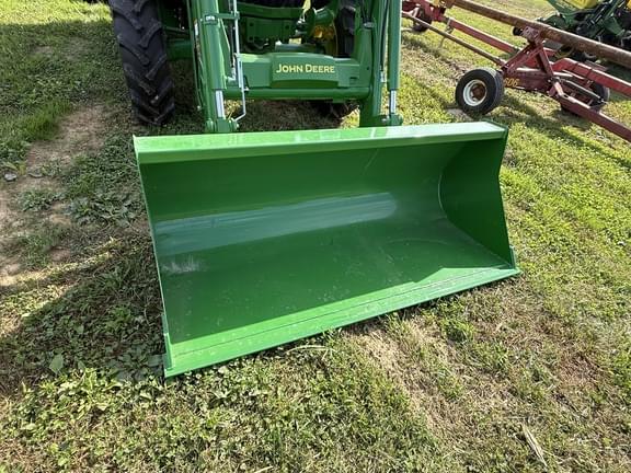 Image of John Deere 5075E equipment image 4