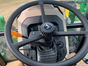 Main image John Deere 5075E 10