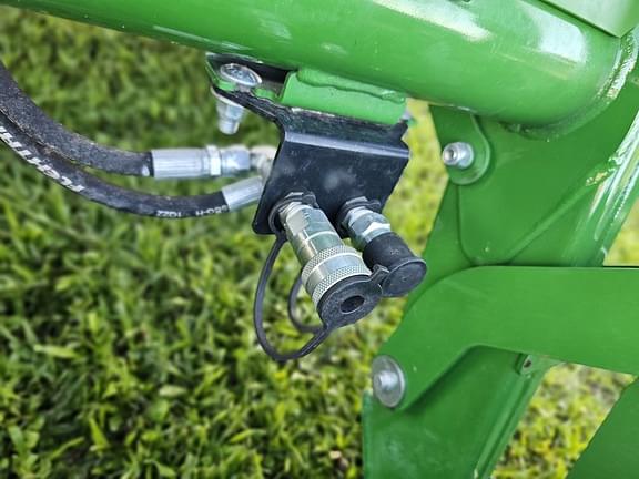 Image of John Deere 5075E equipment image 4