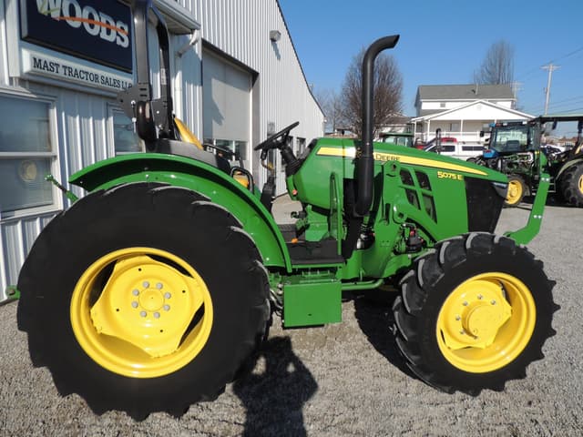 Image of John Deere 5075E equipment image 3