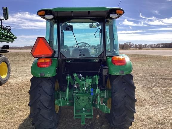 Image of John Deere 5075E equipment image 4