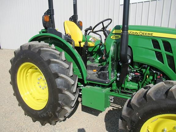 Image of John Deere 5075E equipment image 2