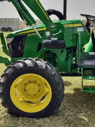 Image of John Deere 5075E equipment image 3