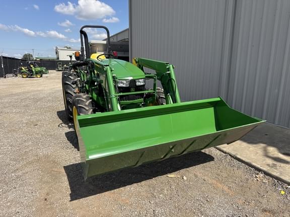 Image of John Deere 5075E equipment image 4