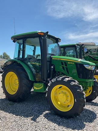 Image of John Deere 5075E equipment image 4