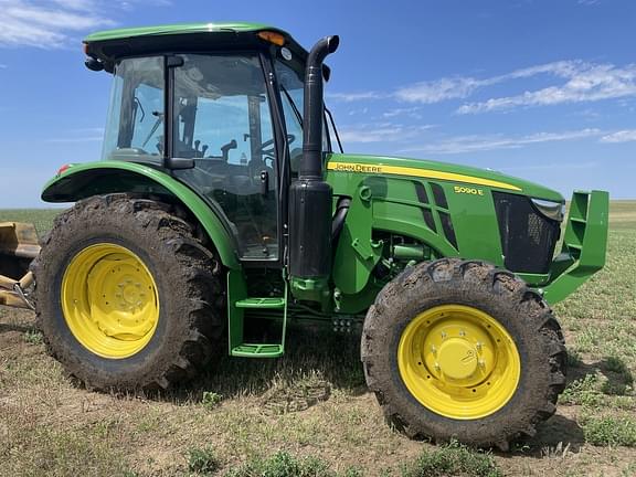 Image of John Deere 5075E equipment image 1