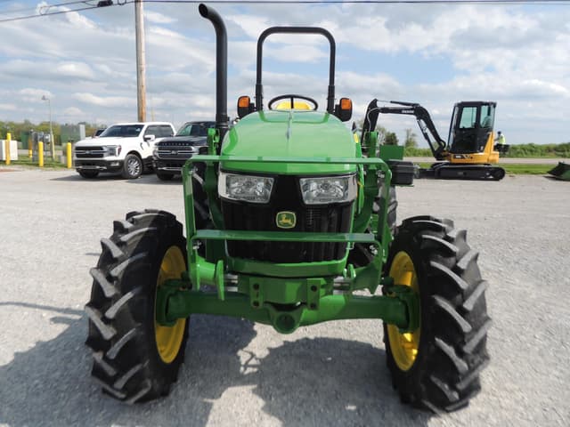 Image of John Deere 5075E equipment image 4