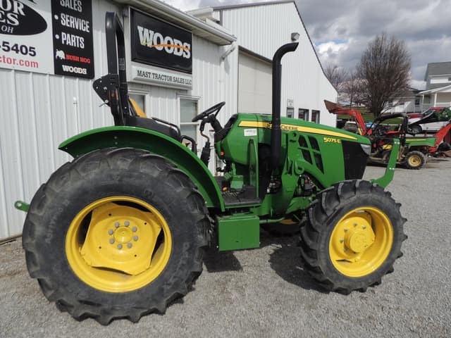 Image of John Deere 5075E equipment image 3