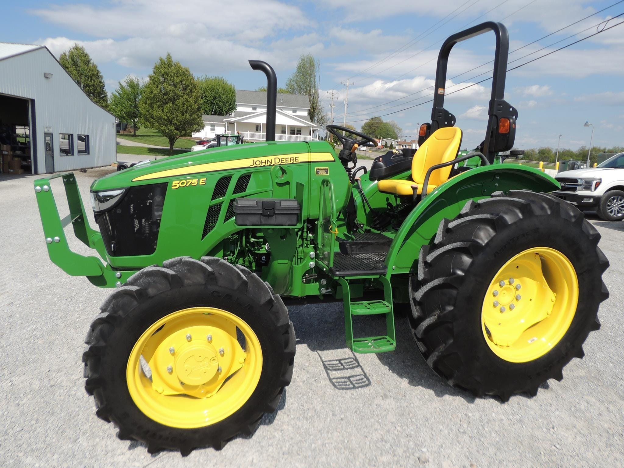 2024 John Deere 5075E Equipment Image0