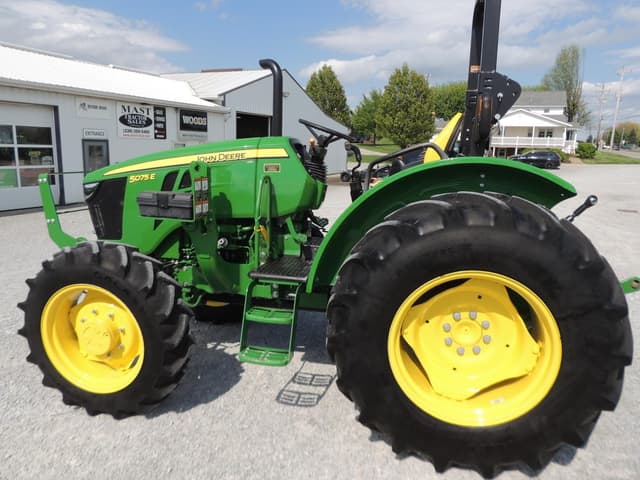 Image of John Deere 5075E equipment image 1