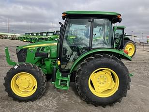 Main image John Deere 5075E 0