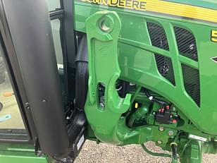 Main image John Deere 5075E 10