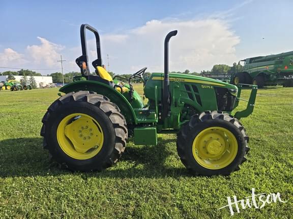 Image of John Deere 5075E equipment image 4