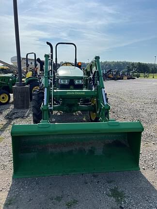 Image of John Deere 5075E equipment image 4