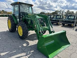 Main image John Deere 5075E 4